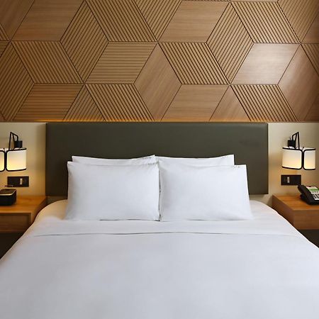 Holiday Inn Cebu City By Ihg Экстерьер фото